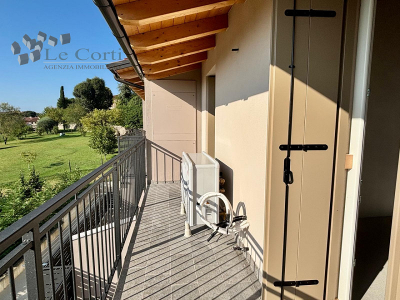 In una tranquilla zona residenziale di Meledo proponiamo in vendita ultime due villette di testa ...