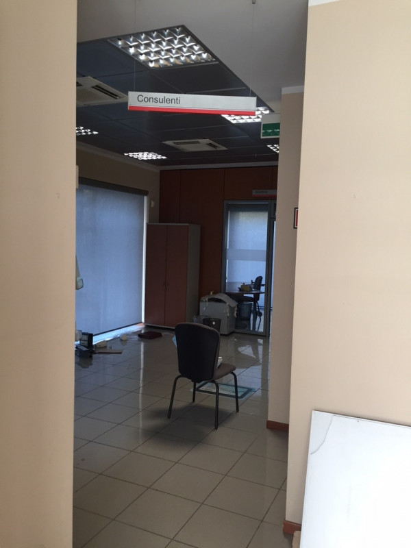 La locazione del negozio libero . 

Carico e scarico merci a pochi metri.

Piano terreno superfic...