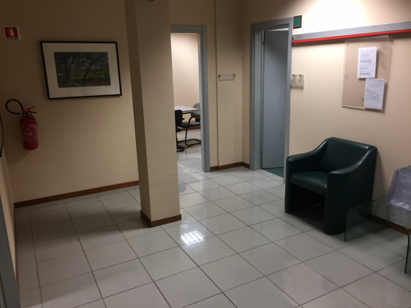 La locazione del negozio libero . 

Carico e scarico merci a pochi metri.

Piano terreno superfic...