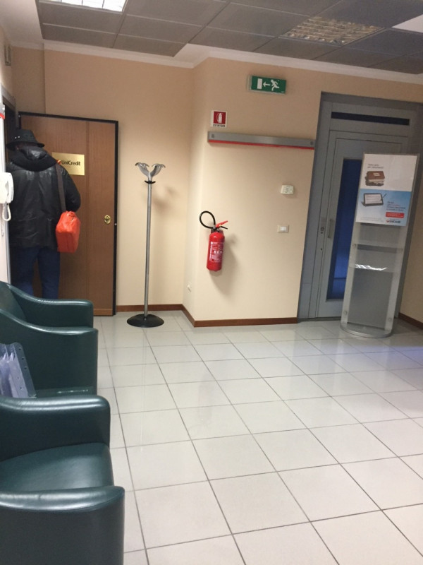 La locazione del negozio libero . 

Carico e scarico merci a pochi metri.

Piano terreno superfic...
