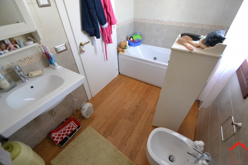 PADOVA QUARTIERE MANDRIA - Casa singola completamente rifatta a nuovo nel 2009 disposta su 2 pian...