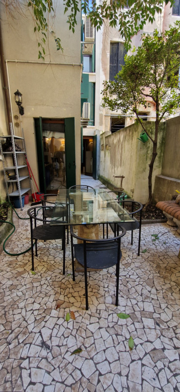 In una elegante palazzina d'epoca in Via Rudena sarà disponibile dal 1 dicembre un bell'appartame...