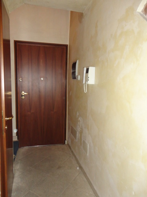 In una elegante palazzina d'epoca in Via Rudena sarà disponibile dal 1 dicembre un bell'appartame...