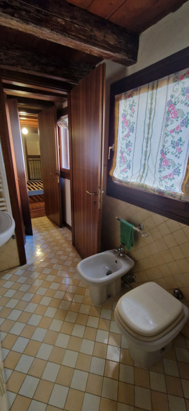 In una elegante palazzina d'epoca in Via Rudena sarà disponibile dal 1 dicembre un bell'appartame...