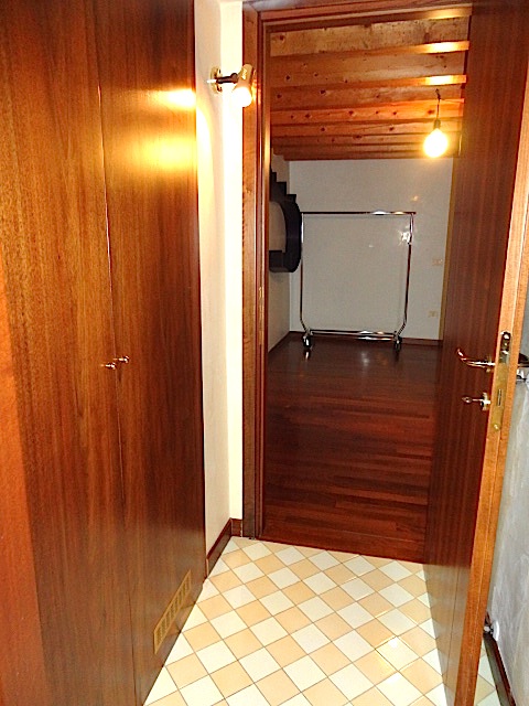 In una elegante palazzina d'epoca in Via Rudena sarà disponibile dal 1 dicembre un bell'appartame...