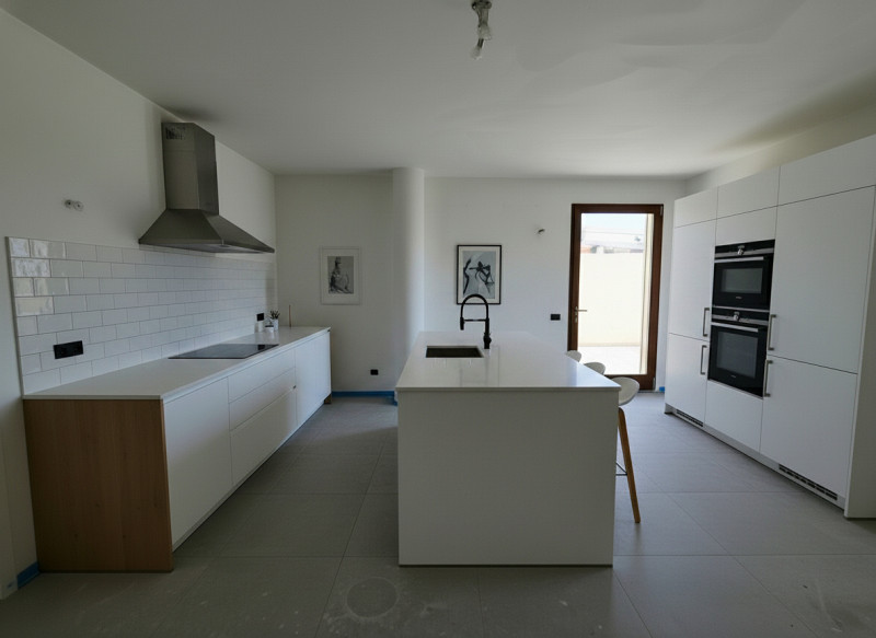 Attico con una superficie generosa di circa 290 mq sviluppati su due livelli ubicato in Corso Del...