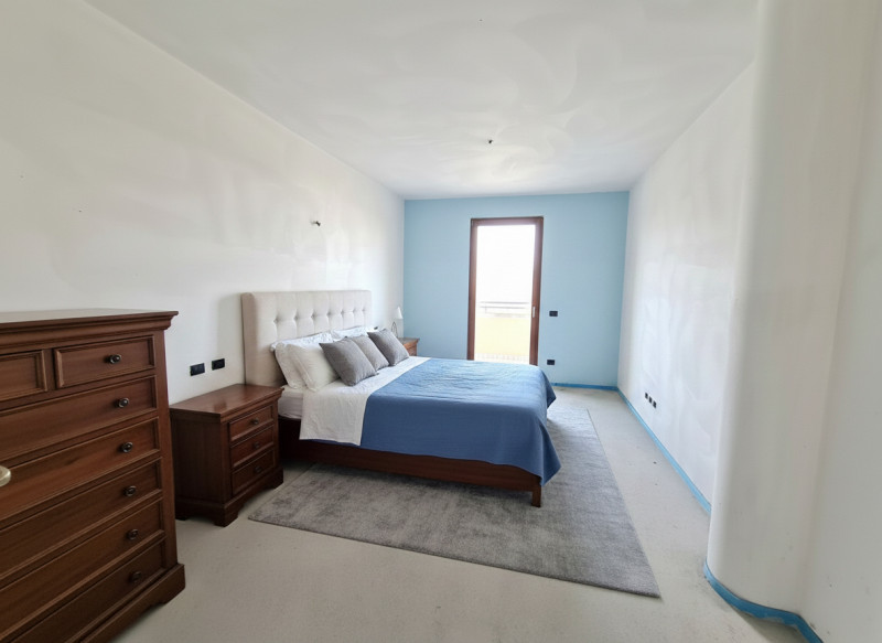 Attico con una superficie generosa di circa 290 mq sviluppati su due livelli ubicato in Corso Del...