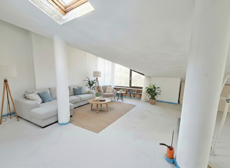 Attico con una superficie generosa di circa 290 mq sviluppati su due livelli ubicato in Corso Del...