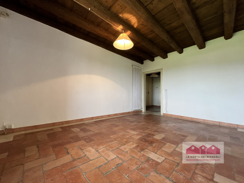 ALTAVILLA: A DUE PASSI DAL CENTRO DEL PAESE, IN POSIZIONE SOLEGGIATA ED ABBRACCIATA DALLE COLLINE...