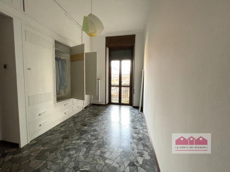 CENTRO STORICO: IN PALAZZINA DEL 1600 BELLISSIMO APPARTAMENTO DI OLTRE 200 MQ., ULTIMO PIANO CON ...