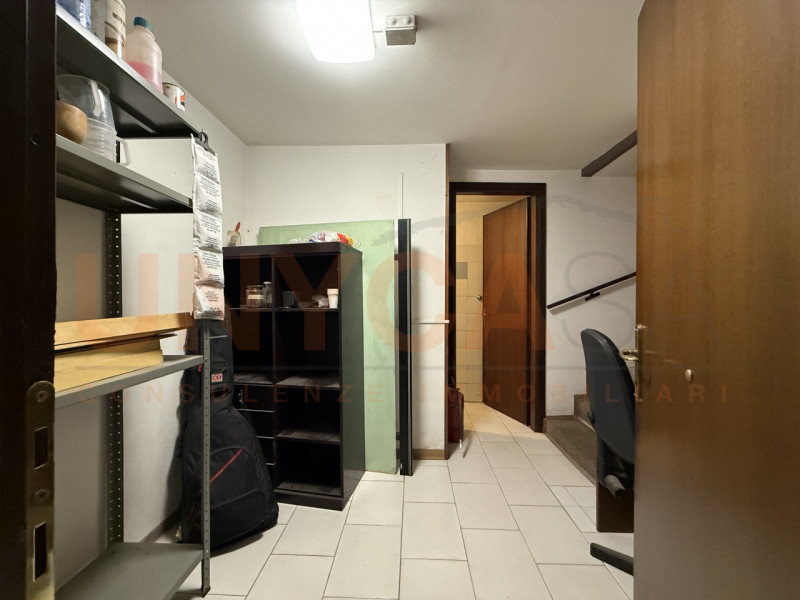 MESTRINO - fraz. Arlesega: proponiamo in affitto un interessante locale commerciale che gode di u...