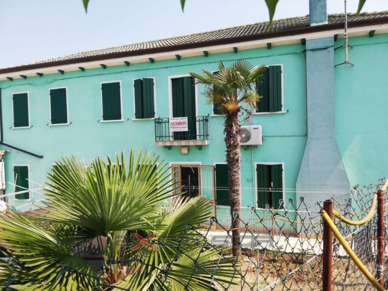 Capannoni industriali ed artigianali in vendita e affitto in Vendita a Cavarzere