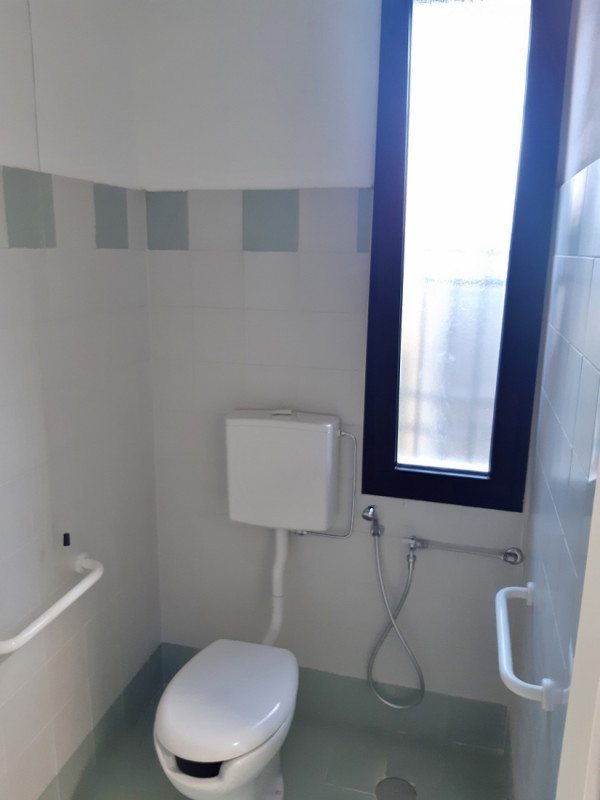 UFFICIO PIANO TERRA DI 253 MQ COMMERCIALI IN LOCAZIONE A VICENZA OVEST, ZONA SANT'AGOSTINO, POSTI...