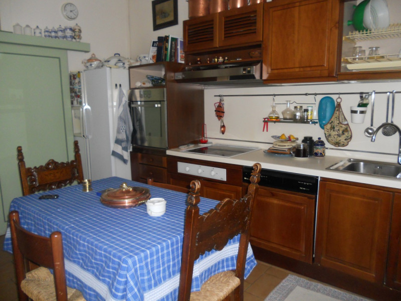 Nel prestigioso contesto del Centro Storico di Padova, proponiamo in affitto un esclusivo apparta...