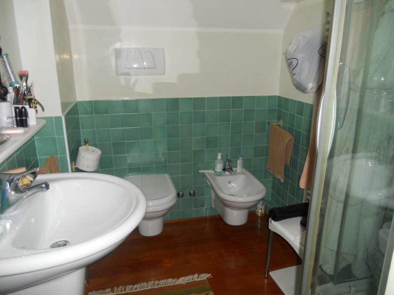 Nel prestigioso contesto del Centro Storico di Padova, proponiamo in affitto un esclusivo apparta...