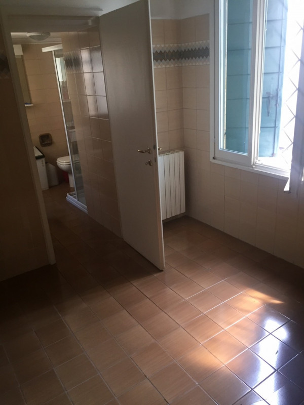 Nel prestigioso contesto del Centro Storico di Padova, proponiamo in affitto un esclusivo apparta...