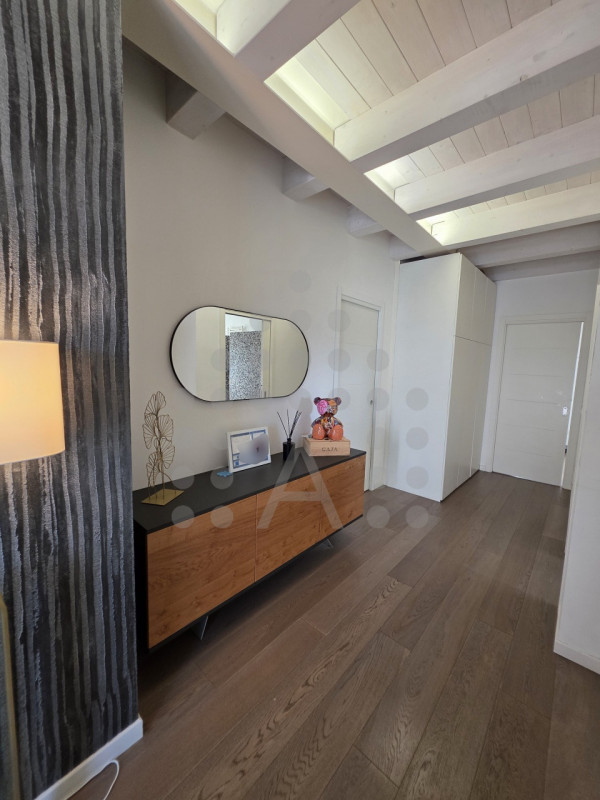 Immagina di rientrare a casa, salire con l’ascensore direttamente nel tuo appartamento, aprire la...