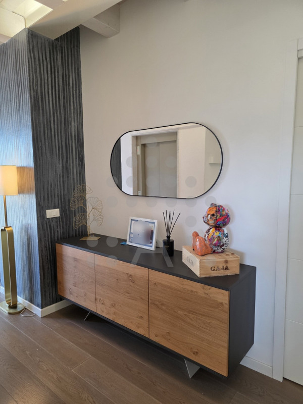 Immagina di rientrare a casa, salire con l’ascensore direttamente nel tuo appartamento, aprire la...