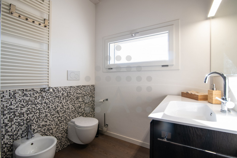 Immagina di rientrare a casa, salire con l’ascensore direttamente nel tuo appartamento, aprire la...