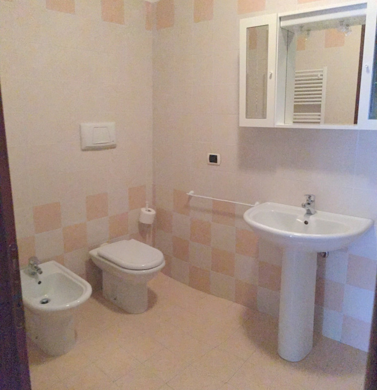 Padova – Zona Hotel Milano. A pochi passi dal centro storico di Padova, appena fuori dalle mura c...