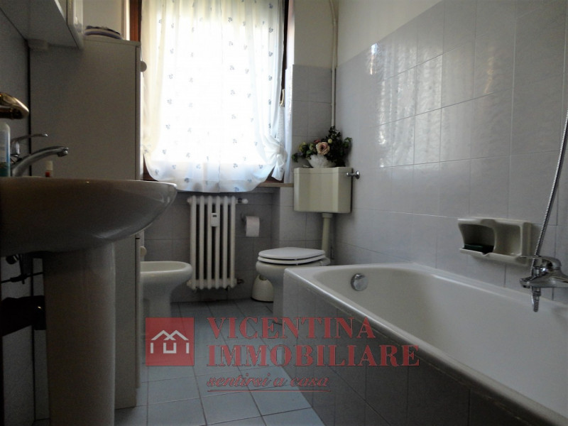 VICENZA - Villaggio dei fiori: AFFITTASI in contesto di sole sei unità APPARTAMENTO BICAMERE NON ...