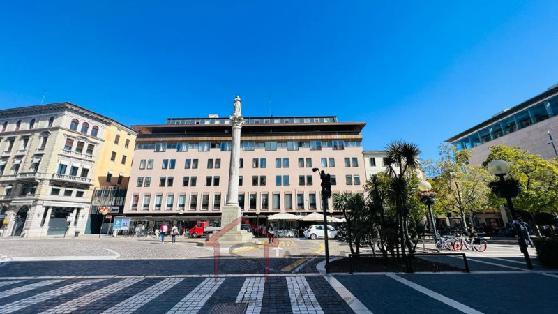 Nuova ristrutturazione nel Cuore di Padova - Piazza Garibaldi - https://images.gestionaleimmobiliare.it/foto/annunci/180509/1789112/800x800/010__whatsapp_image_2023-05-16_at_11_34_49.jpg 