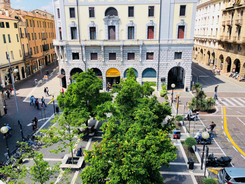 Nuova ristrutturazione nel Cuore di Padova - Piazza Garibaldi - https://images.gestionaleimmobiliare.it/foto/annunci/180509/1789112/800x800/012__img_0019_wmk_0.jpg 