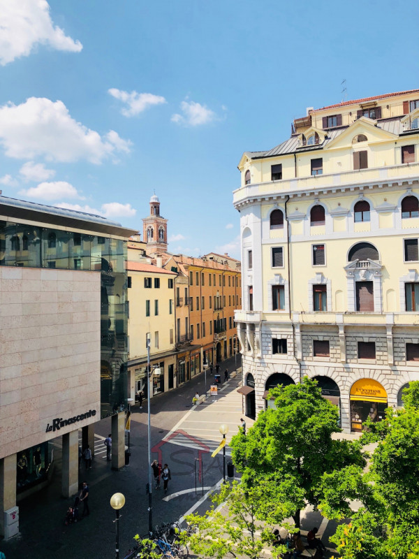 Nuova ristrutturazione nel Cuore di Padova - Piazza Garibaldi - https://images.gestionaleimmobiliare.it/foto/annunci/180509/1789112/800x800/013__img_0023.jpg 