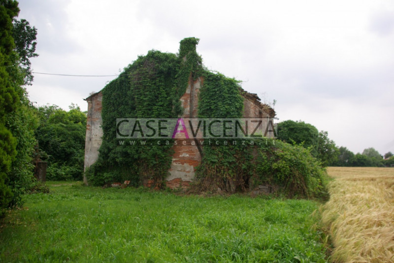 GRISIGNANO DI ZOCCO - NON SOGGETTO AD APE - RUSTICO DA RISTRUTTURARE COMPLETAMENTE DI 726 MC. SU ...