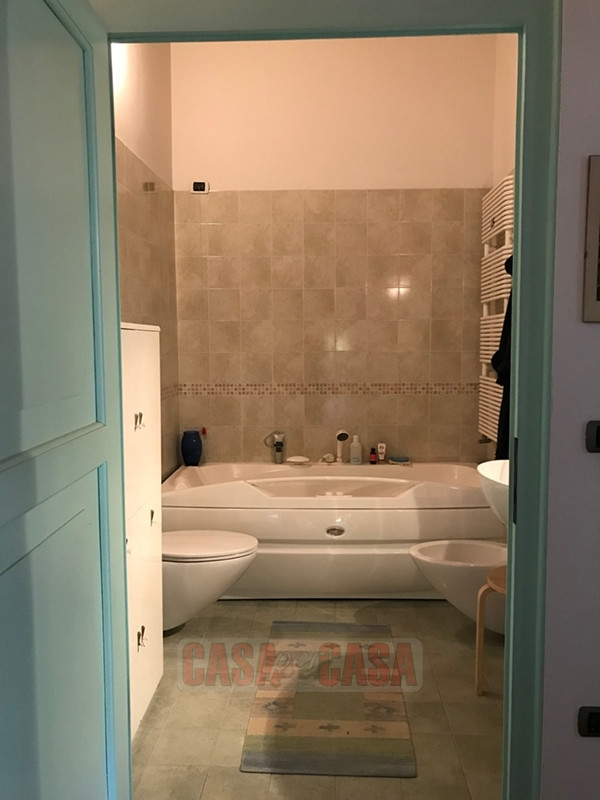 In area pedonale nel centro storico di Este proponiamo splendido appartamento su palazzetto d'epo...