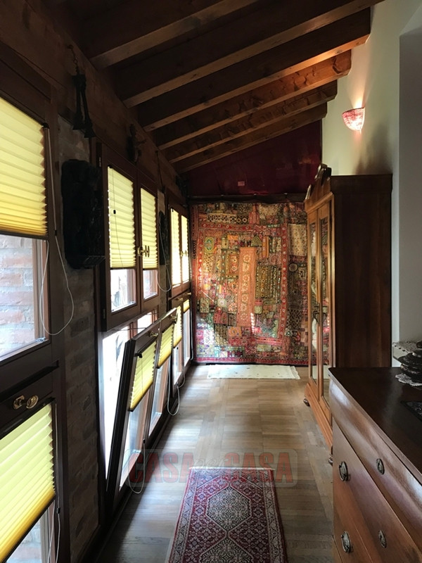 In area pedonale nel centro storico di Este proponiamo splendido appartamento su palazzetto d'epo...