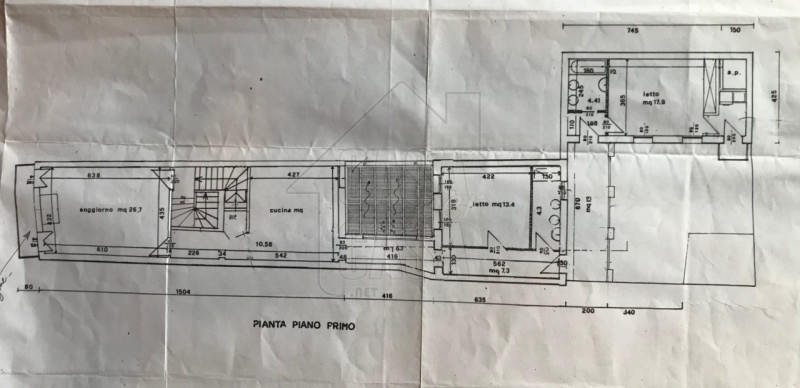 In area pedonale nel centro storico di Este proponiamo splendido appartamento su palazzetto d'epo...