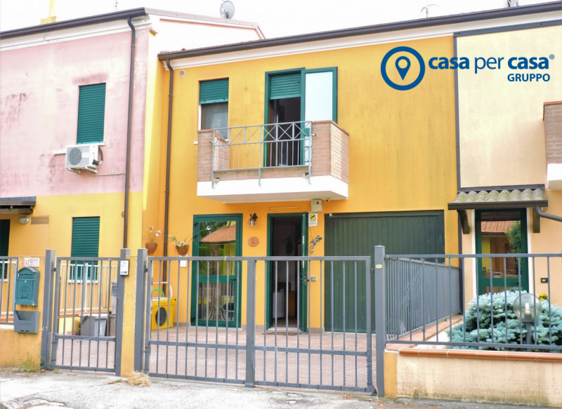 Adria Vendita Trifamiliare porzione centrale