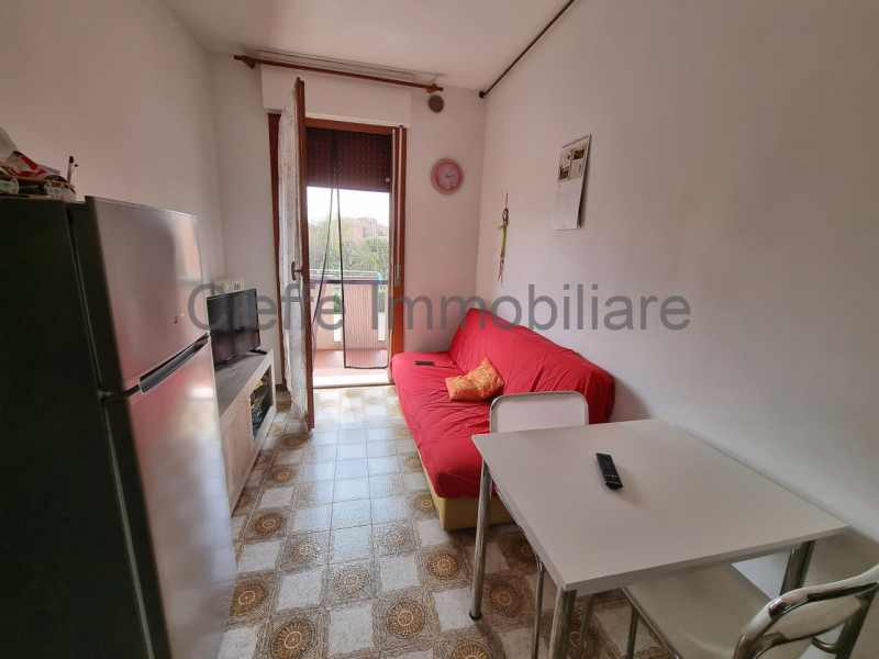 Disponibile da metà luglio, in posizione servita, nei pressi dell'ospedale Sant'Antonio, bilocale...