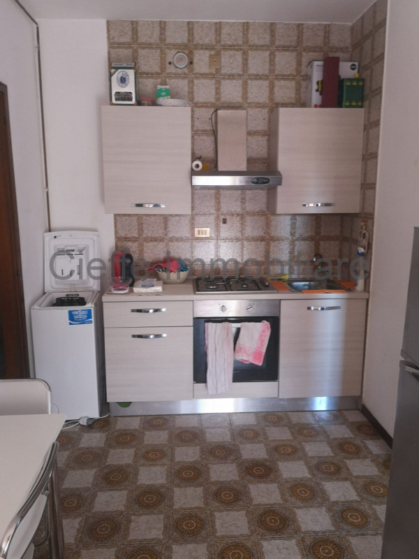 Disponibile da metà luglio, in posizione servita, nei pressi dell'ospedale Sant'Antonio, bilocale...