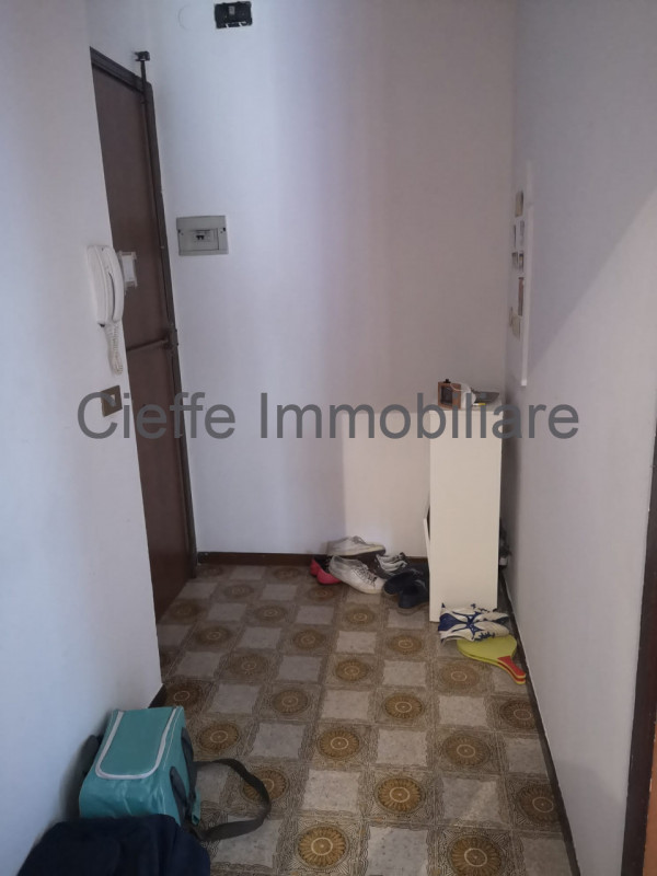 Disponibile da metà luglio, in posizione servita, nei pressi dell'ospedale Sant'Antonio, bilocale...