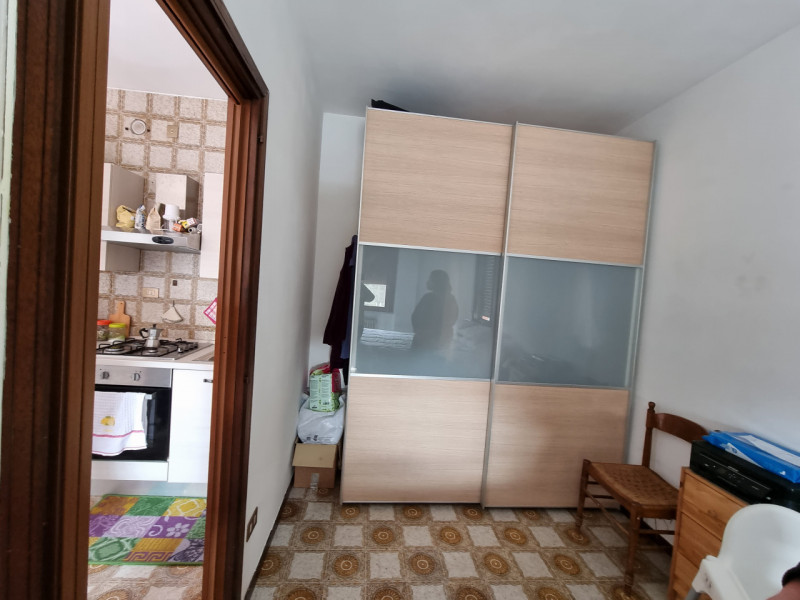 Disponibile da metà luglio, in posizione servita, nei pressi dell'ospedale Sant'Antonio, bilocale...