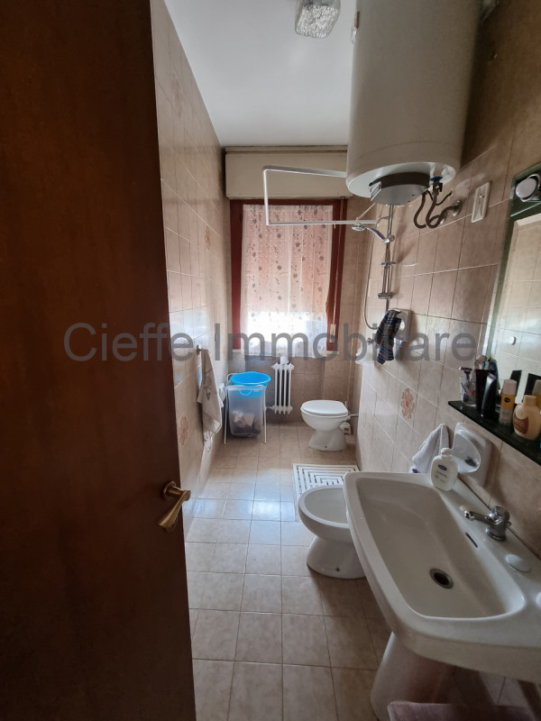 Disponibile da metà luglio, in posizione servita, nei pressi dell'ospedale Sant'Antonio, bilocale...