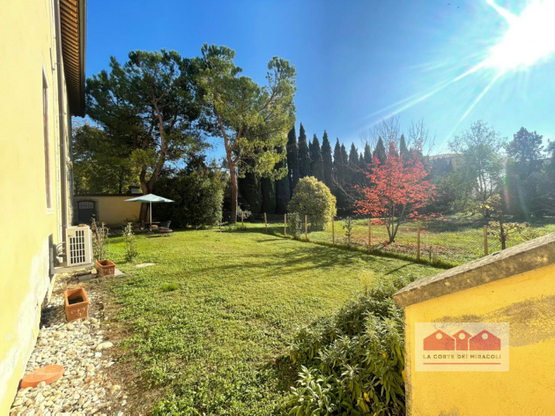 COSTABISSARA: IN POSIZIONE MERAVIGLIOSA, PARTE DI UN'ANTICA E AFFASCINANTE VILLA DI CIRCA 300 M²....
