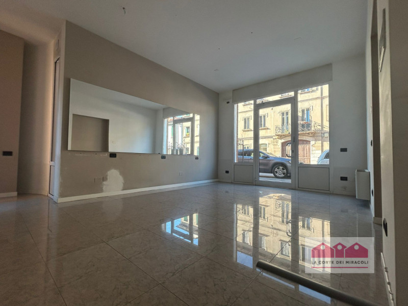 SAN MARCO: NEGOZIO/SPAZIO COMMERCIALE A RIDOSSO DEL CENTRO STORICO DI VICENZA. RIF. NEG29 RICHIES...