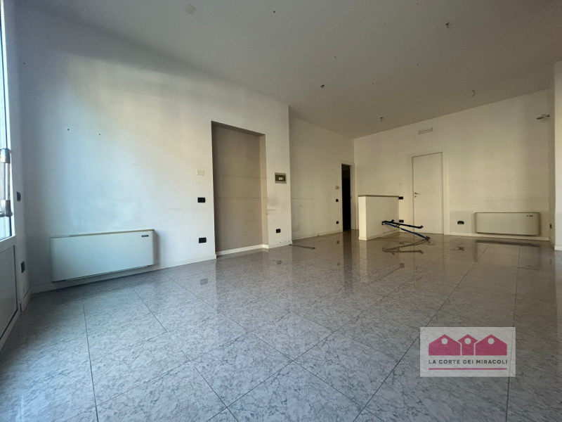 SAN MARCO: NEGOZIO/SPAZIO COMMERCIALE A RIDOSSO DEL CENTRO STORICO DI VICENZA. RIF. NEG29 RICHIES...