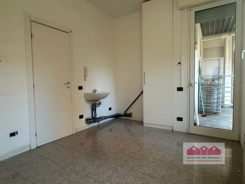 SAN MARCO: NEGOZIO/SPAZIO COMMERCIALE A RIDOSSO DEL CENTRO STORICO DI VICENZA. RIF. NEG29 RICHIES...