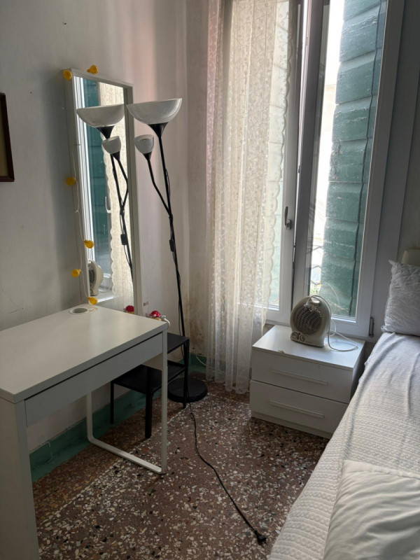 Scopri la possibilità unica di vivere nella vibrante atmosfera del centro storico di Padova! Prop...