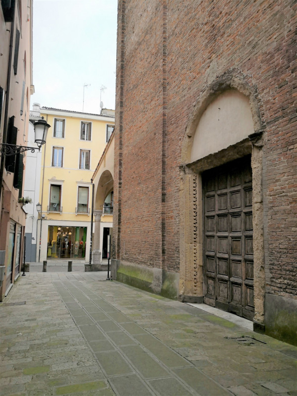 Scopri la possibilità unica di vivere nella vibrante atmosfera del centro storico di Padova! Prop...