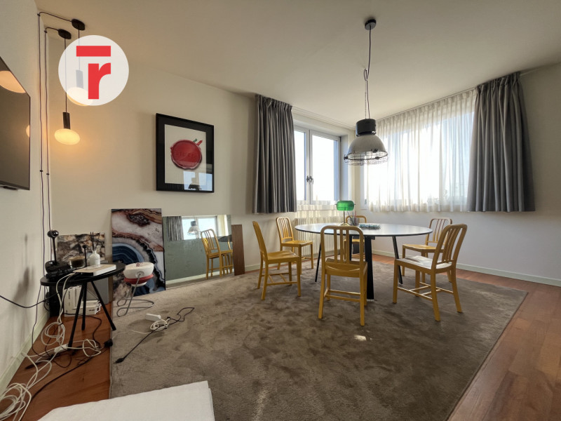 Limena Centro:
Proponiamo in locazione un ufficio direzionale di rappresentanza, posizionato all'...