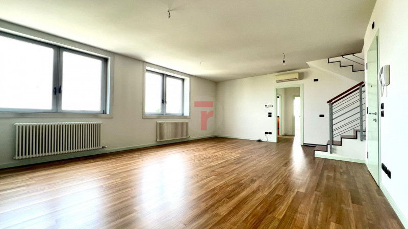 Limena zona direzionale- commerciale: proponiamo in locazione un ufficio  di rappresentanza, posi...