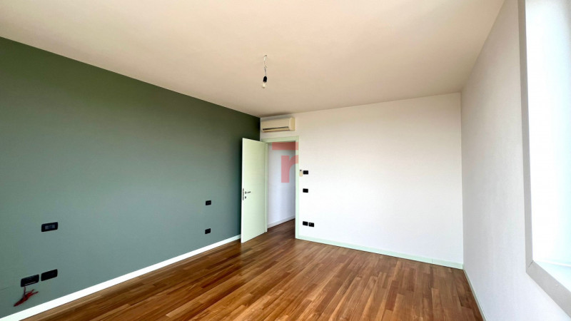 Limena zona direzionale- commerciale: proponiamo in locazione un ufficio  di rappresentanza, posi...