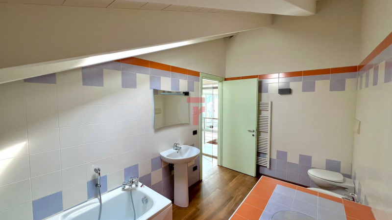 Limena zona direzionale- commerciale: proponiamo in locazione un ufficio  di rappresentanza, posi...