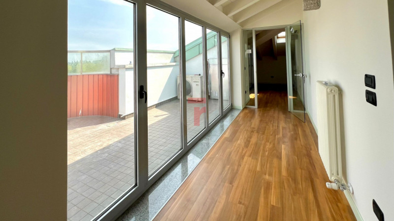 Limena zona direzionale- commerciale: proponiamo in locazione un ufficio  di rappresentanza, posi...