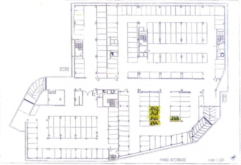 Situato nel cuore di Vicenza, questo locale di ben 738 mq è disponibile per affitto in un palazzo...